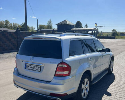 Мерседес ГЛ-класс 2010 в Ровно на Automoto.ua Серый Мерседес ГЛ-класс, объемом двигателя 4.7 л и пробегом 230 тыс. км за 15300 $, фото 5 на Automoto.ua