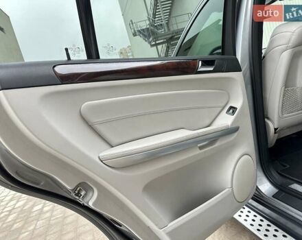 Серый Мерседес ГЛ-класс, объемом двигателя 2.99 л и пробегом 232 тыс. км за 16900 $, фото 27 на Automoto.ua