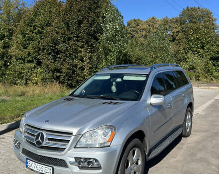 Мерседес ГЛ-класс 2010 в Ровно на Automoto.ua Серый Мерседес ГЛ-класс, объемом двигателя 4.7 л и пробегом 230 тыс. км за 15300 $, фото 2 на Automoto.ua