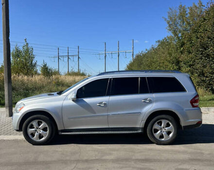 Мерседес ГЛ-класс 2010 в Ровно на Automoto.ua Серый Мерседес ГЛ-класс, объемом двигателя 4.7 л и пробегом 230 тыс. км за 15300 $, фото 3 на Automoto.ua