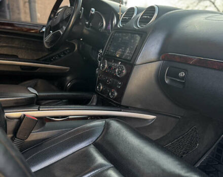 Серый Мерседес ГЛ-класс, объемом двигателя 5.5 л и пробегом 208 тыс. км за 16800 $, фото 12 на Automoto.ua