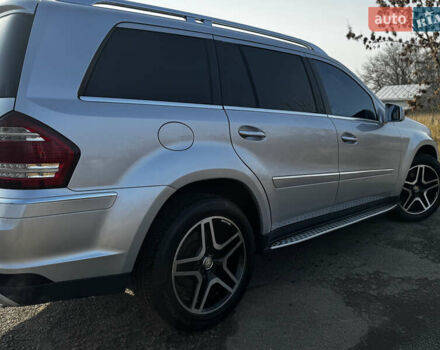 Серый Мерседес ГЛ-класс, объемом двигателя 5.5 л и пробегом 208 тыс. км за 16800 $, фото 3 на Automoto.ua