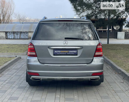 Серый Мерседес ГЛ-класс, объемом двигателя 3 л и пробегом 230 тыс. км за 17500 $, фото 5 на Automoto.ua