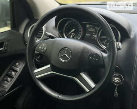 Серый Мерседес ГЛ-класс, объемом двигателя 3 л и пробегом 230 тыс. км за 17500 $, фото 31 на Automoto.ua