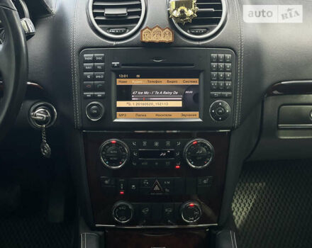 Серый Мерседес ГЛ-класс, объемом двигателя 3 л и пробегом 230 тыс. км за 17500 $, фото 30 на Automoto.ua