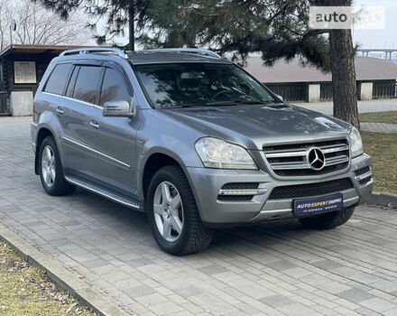 Серый Мерседес ГЛ-класс, объемом двигателя 3 л и пробегом 230 тыс. км за 17500 $, фото 2 на Automoto.ua
