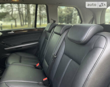 Серый Мерседес ГЛ-класс, объемом двигателя 3 л и пробегом 230 тыс. км за 17500 $, фото 19 на Automoto.ua