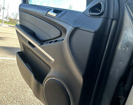 Серый Мерседес ГЛ-класс, объемом двигателя 2.99 л и пробегом 215 тыс. км за 19500 $, фото 12 на Automoto.ua