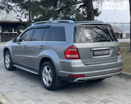 Серый Мерседес ГЛ-класс, объемом двигателя 3 л и пробегом 230 тыс. км за 17500 $, фото 4 на Automoto.ua