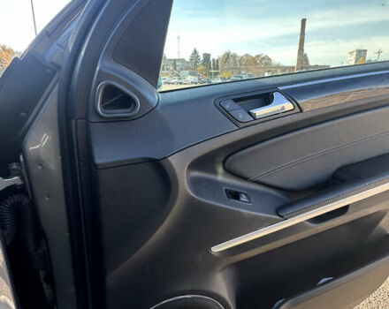 Серый Мерседес ГЛ-класс, объемом двигателя 2.99 л и пробегом 215 тыс. км за 19500 $, фото 13 на Automoto.ua