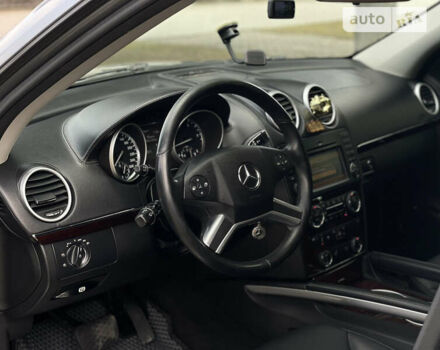 Серый Мерседес ГЛ-класс, объемом двигателя 3 л и пробегом 230 тыс. км за 17500 $, фото 25 на Automoto.ua