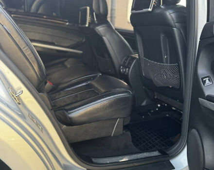 Серый Мерседес ГЛ-класс, объемом двигателя 5.5 л и пробегом 208 тыс. км за 16800 $, фото 15 на Automoto.ua