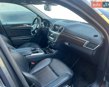 Серый Мерседес ГЛ-класс, объемом двигателя 4.6 л и пробегом 320 тыс. км за 12000 $, фото 6 на Automoto.ua