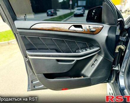 Серый Мерседес ГЛ-класс, объемом двигателя 3 л и пробегом 190 тыс. км за 25500 $, фото 8 на Automoto.ua