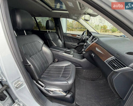 Серый Мерседес ГЛ-класс, объемом двигателя 4.66 л и пробегом 220 тыс. км за 24600 $, фото 21 на Automoto.ua