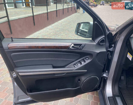 Сірий Мерседес ГЛ-Клас, об'ємом двигуна 2.99 л та пробігом 243 тис. км за 17000 $, фото 10 на Automoto.ua