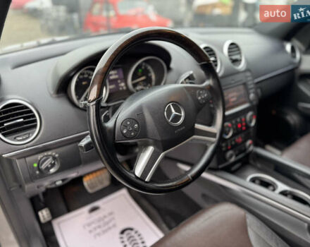 Серый Мерседес ГЛ-класс, объемом двигателя 3 л и пробегом 309 тыс. км за 20500 $, фото 22 на Automoto.ua