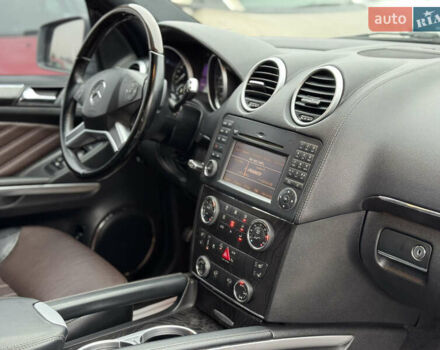 Серый Мерседес ГЛ-класс, объемом двигателя 3 л и пробегом 309 тыс. км за 20500 $, фото 34 на Automoto.ua