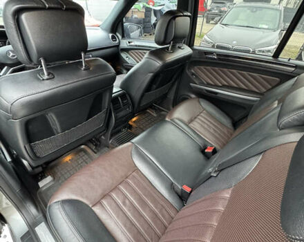 Серый Мерседес ГЛ-класс, объемом двигателя 3 л и пробегом 309 тыс. км за 20500 $, фото 27 на Automoto.ua