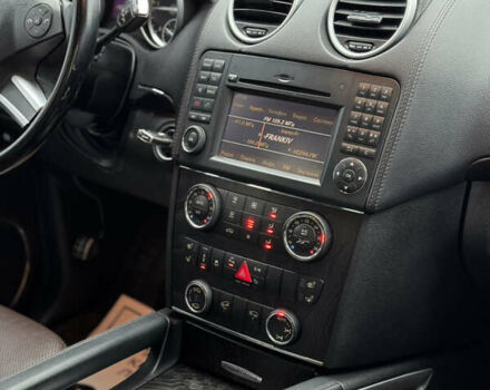 Серый Мерседес ГЛ-класс, объемом двигателя 3 л и пробегом 309 тыс. км за 20500 $, фото 40 на Automoto.ua