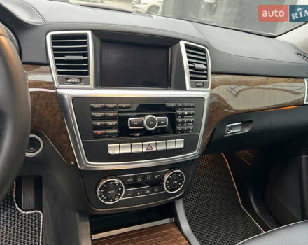 Серый Мерседес ГЛ-класс, объемом двигателя 3 л и пробегом 153 тыс. км за 23700 $, фото 19 на Automoto.ua