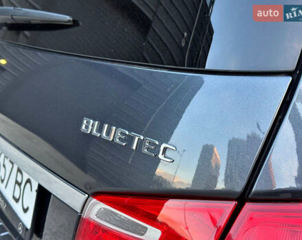 Серый Мерседес ГЛ-класс, объемом двигателя 3 л и пробегом 217 тыс. км за 28450 $, фото 79 на Automoto.ua