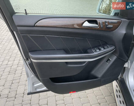 Серый Мерседес ГЛ-класс, объемом двигателя 3 л и пробегом 240 тыс. км за 22900 $, фото 23 на Automoto.ua