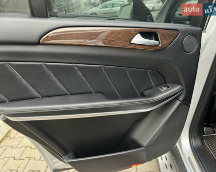 Серый Мерседес ГЛ-класс, объемом двигателя 3 л и пробегом 153 тыс. км за 23700 $, фото 16 на Automoto.ua