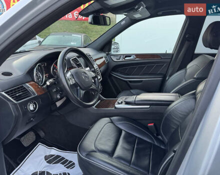 Серый Мерседес ГЛ-класс, объемом двигателя 3 л и пробегом 226 тыс. км за 24400 $, фото 14 на Automoto.ua