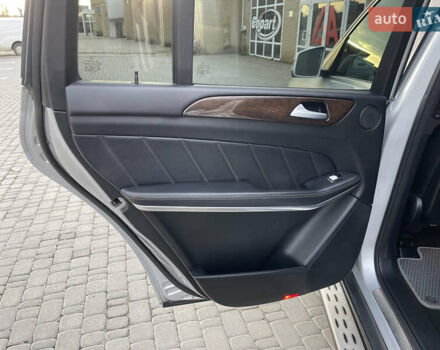 Серый Мерседес ГЛ-класс, объемом двигателя 3 л и пробегом 240 тыс. км за 22900 $, фото 30 на Automoto.ua