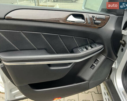 Серый Мерседес ГЛ-класс, объемом двигателя 3 л и пробегом 153 тыс. км за 23700 $, фото 15 на Automoto.ua