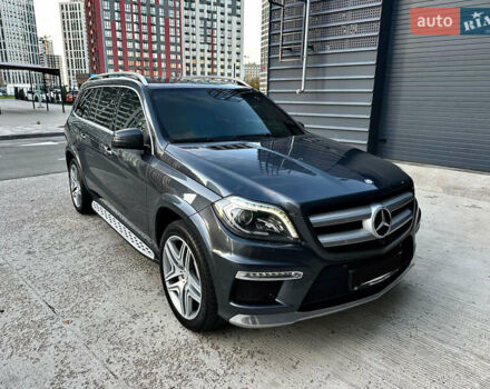 Серый Мерседес ГЛ-класс, объемом двигателя 3 л и пробегом 217 тыс. км за 28450 $, фото 2 на Automoto.ua