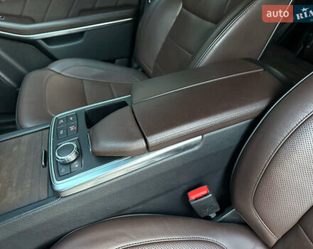 Серый Мерседес ГЛ-класс, объемом двигателя 3 л и пробегом 217 тыс. км за 28450 $, фото 54 на Automoto.ua