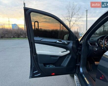 Серый Мерседес ГЛ-класс, объемом двигателя 4.66 л и пробегом 240 тыс. км за 22500 $, фото 39 на Automoto.ua