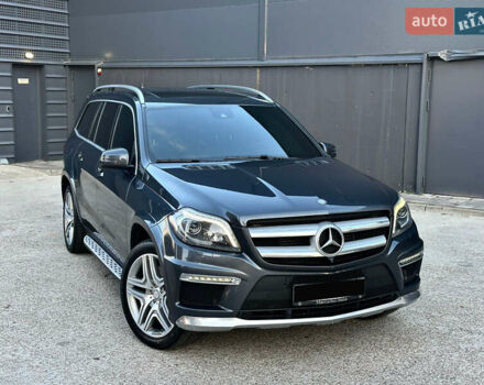 Серый Мерседес ГЛ-класс, объемом двигателя 3 л и пробегом 217 тыс. км за 28450 $, фото 5 на Automoto.ua