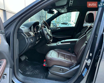 Серый Мерседес ГЛ-класс, объемом двигателя 3 л и пробегом 217 тыс. км за 28450 $, фото 53 на Automoto.ua