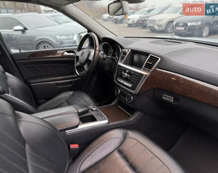 Серый Мерседес ГЛ-класс, объемом двигателя 3 л и пробегом 272 тыс. км за 21888 $, фото 10 на Automoto.ua