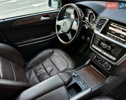 Серый Мерседес ГЛ-класс, объемом двигателя 3 л и пробегом 217 тыс. км за 28450 $, фото 61 на Automoto.ua