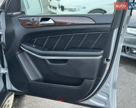 Серый Мерседес ГЛ-класс, объемом двигателя 3 л и пробегом 226 тыс. км за 24400 $, фото 16 на Automoto.ua