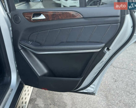 Серый Мерседес ГЛ-класс, объемом двигателя 3 л и пробегом 226 тыс. км за 24400 $, фото 20 на Automoto.ua