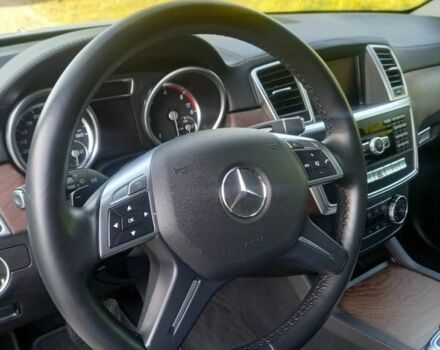Серый Мерседес ГЛ-класс, объемом двигателя 3 л и пробегом 240 тыс. км за 24500 $, фото 2 на Automoto.ua