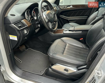 Серый Мерседес ГЛ-класс, объемом двигателя 3 л и пробегом 153 тыс. км за 23700 $, фото 18 на Automoto.ua