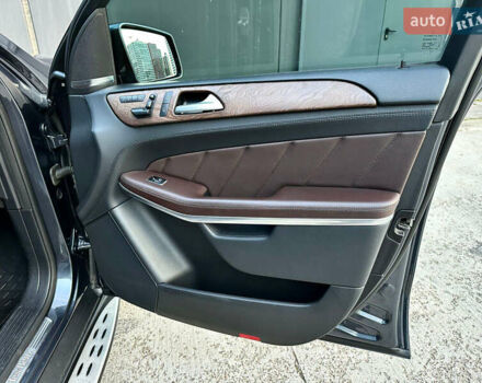 Серый Мерседес ГЛ-класс, объемом двигателя 3 л и пробегом 217 тыс. км за 28450 $, фото 47 на Automoto.ua