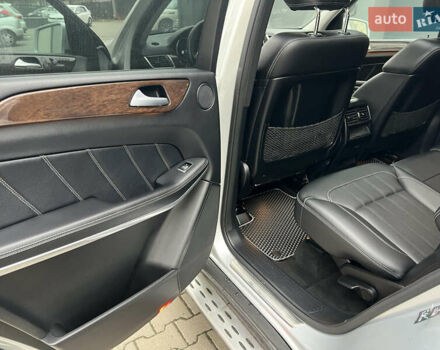 Серый Мерседес ГЛ-класс, объемом двигателя 3 л и пробегом 153 тыс. км за 23700 $, фото 17 на Automoto.ua