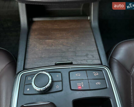 Серый Мерседес ГЛ-класс, объемом двигателя 3 л и пробегом 217 тыс. км за 28450 $, фото 49 на Automoto.ua