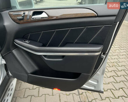 Серый Мерседес ГЛ-класс, объемом двигателя 3 л и пробегом 153 тыс. км за 23700 $, фото 20 на Automoto.ua