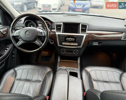 Серый Мерседес ГЛ-класс, объемом двигателя 3 л и пробегом 272 тыс. км за 21888 $, фото 9 на Automoto.ua