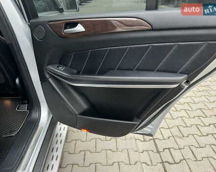 Серый Мерседес ГЛ-класс, объемом двигателя 3 л и пробегом 153 тыс. км за 23700 $, фото 23 на Automoto.ua