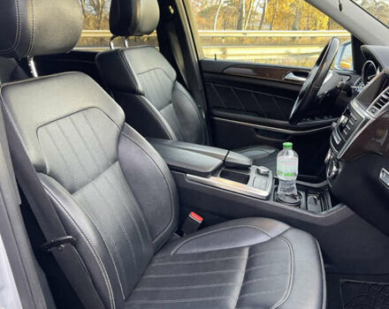 Серый Мерседес ГЛ-класс, объемом двигателя 3 л и пробегом 240 тыс. км за 22900 $, фото 24 на Automoto.ua