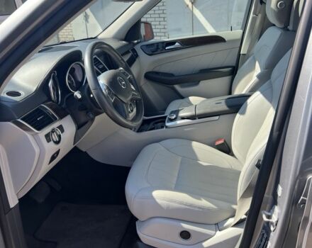 Серый Мерседес ГЛ-класс, объемом двигателя 3 л и пробегом 199 тыс. км за 21900 $, фото 2 на Automoto.ua